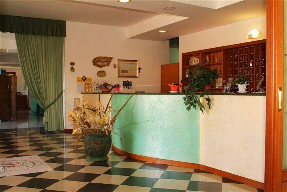 Hotel Residence Adria Rodi Garganico Exterior foto